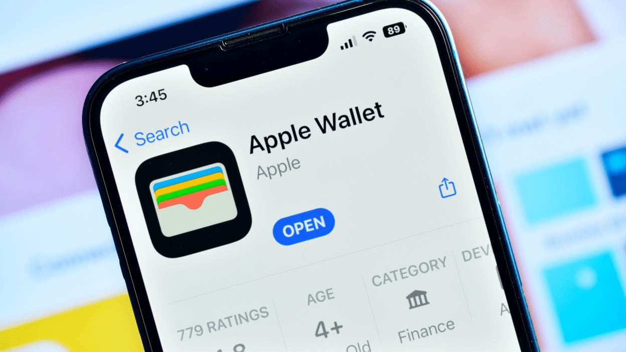 iPhone wallets to store gift cards